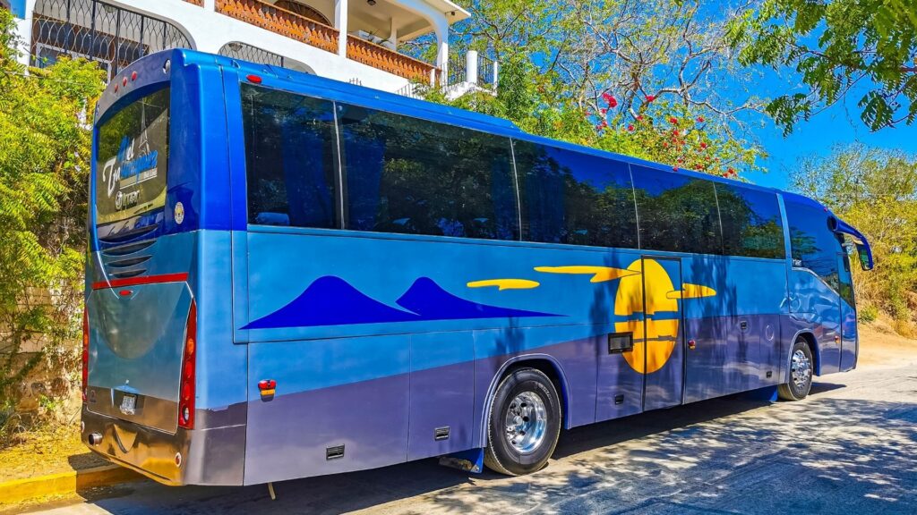 Автобусні тури зі Львова: плюси, мінуси та кому вони не підійдуть?